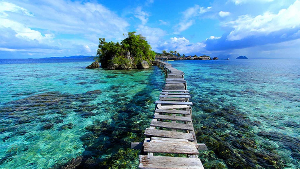 Aktivitas Seru Island Hopping Menjelajahi Pulau Pulau di Taman Nasional Bunaken