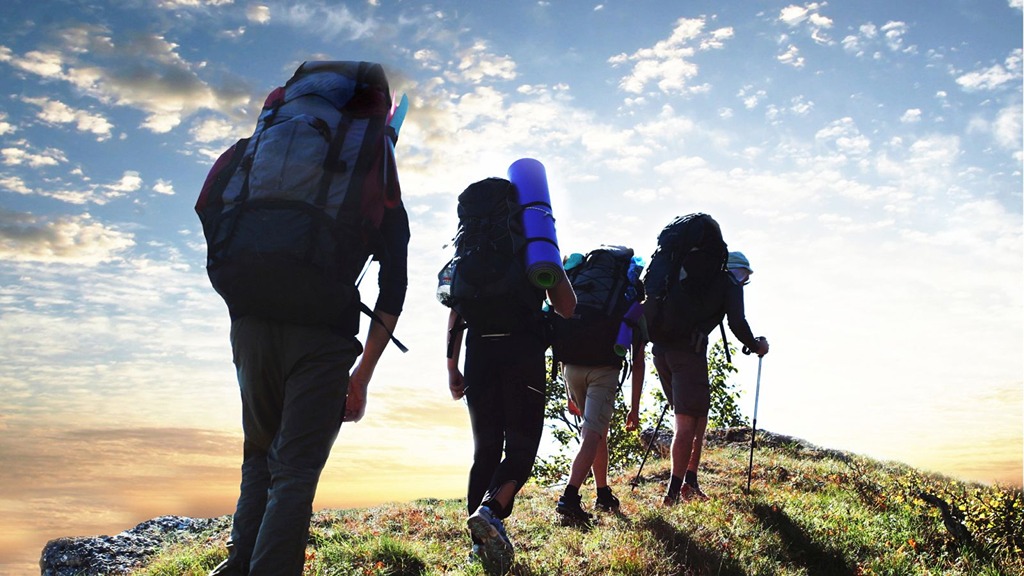 Aktivitas Seru Trekking di Taman Nasional Bunaken