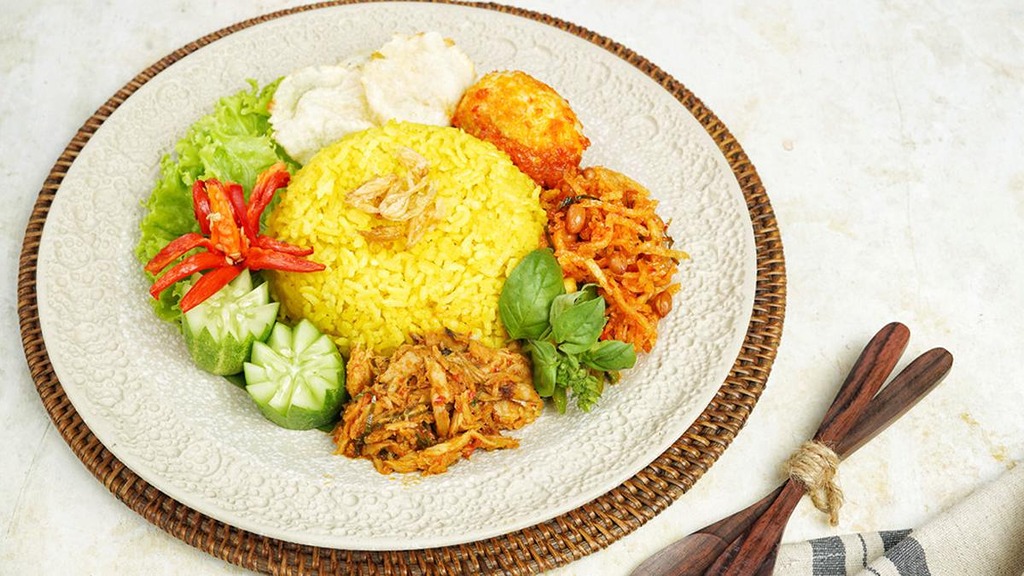 Kuliner Khas Likupang yang Menggugah Selera Nasi Kuning Likupang Manado