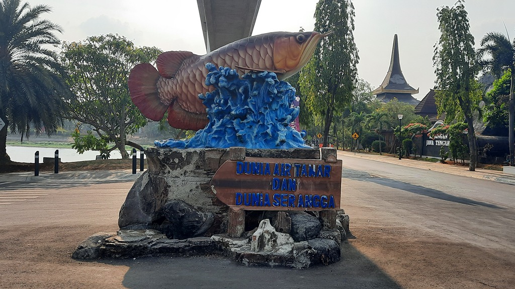 Aktivitas Seru yang Jangan Dilewatkan Selama di TMII Memasuki Dunia Air Tawar