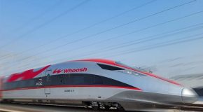 Liburan Naik Kereta Cepat Whoosh, Cek Cara Beli Tiket Promonya!