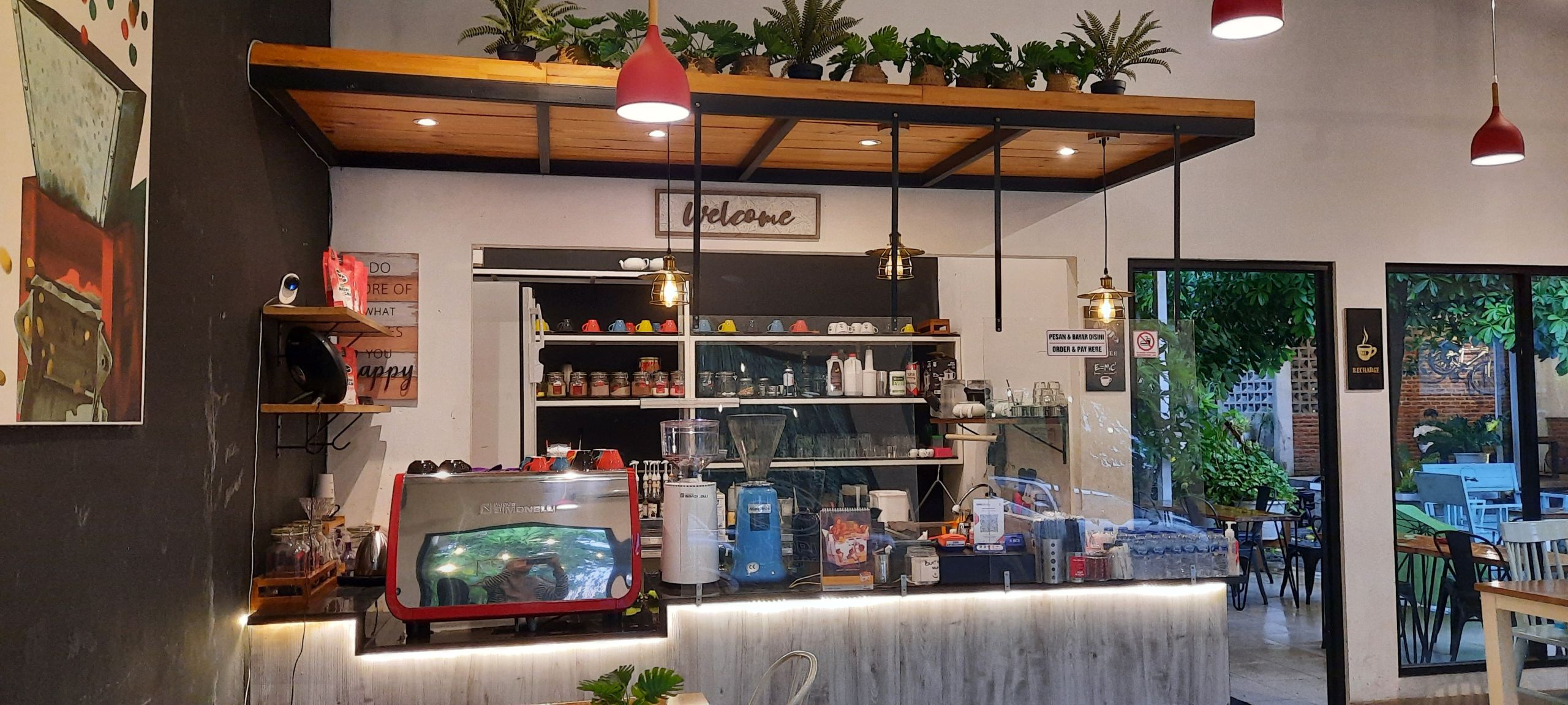 Lokasi, Kontak, Jam Buka