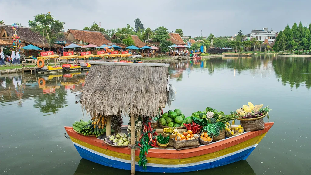 11 Tempat Wisata Murah dan Instagramable di Bandung untuk Liburan Akhir Pekan Floating Market Lembang