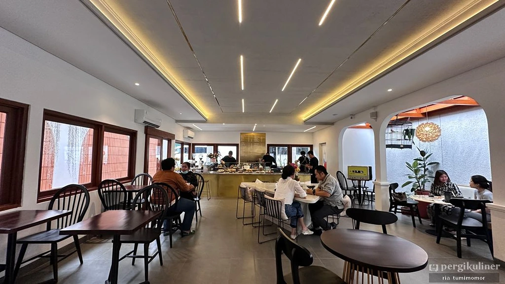 11 Cafe Nongkrong Baru dan Hits Pilihan Anak Jakarta, Nyaman Abis! Uluru Cafe Jakarta Pusat